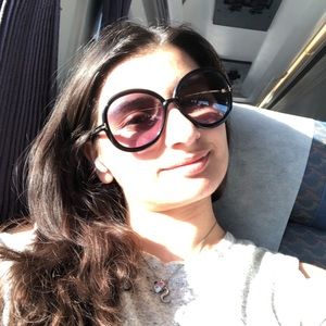 Meet your Posher, Selin